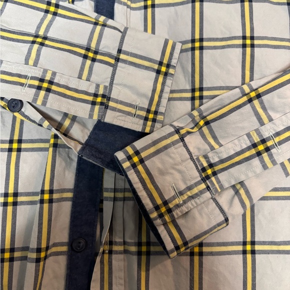 Lacoste slim fit button down size 40 - Picture 9 of 12